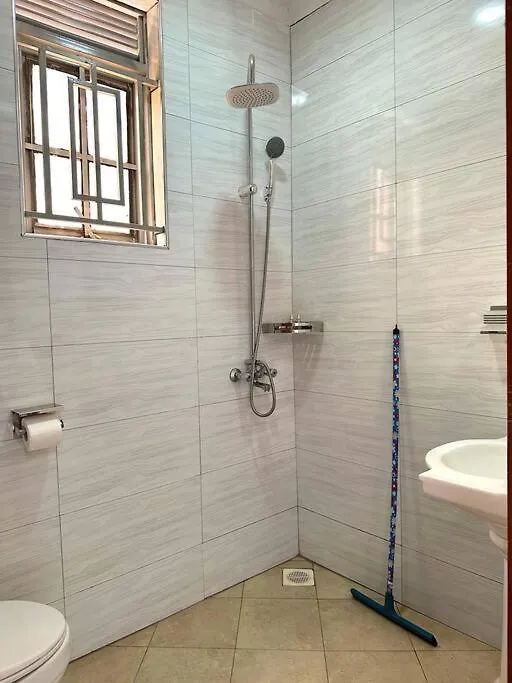 Jungleb - 2 Bed 2 Bath - Near Makerere Uni Apartment Kampala