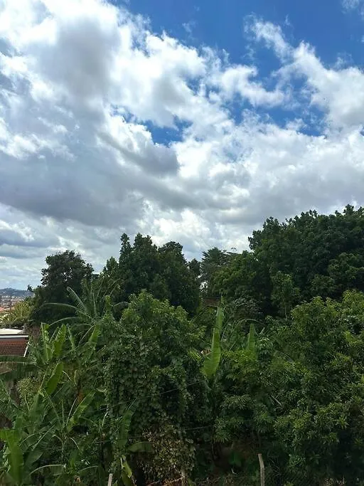 Jungleb - 2 Bed 2 Bath - Near Makerere Uni Apartment Kampala