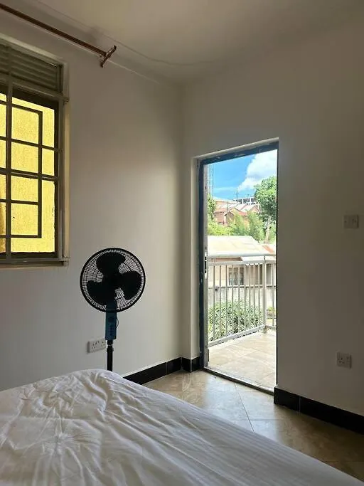 Jungleb - 2 Bed 2 Bath - Near Makerere Uni Apartment Kampala